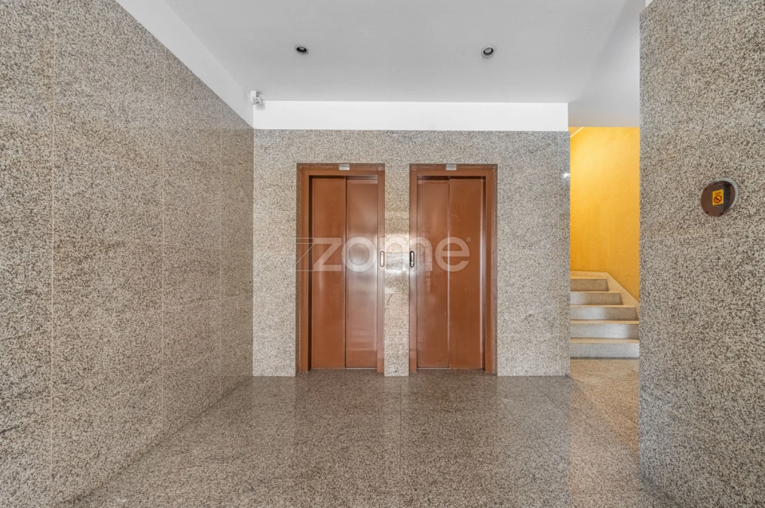 Apartamento T2 para Arrendamento em Cidade da Maia Foto 17