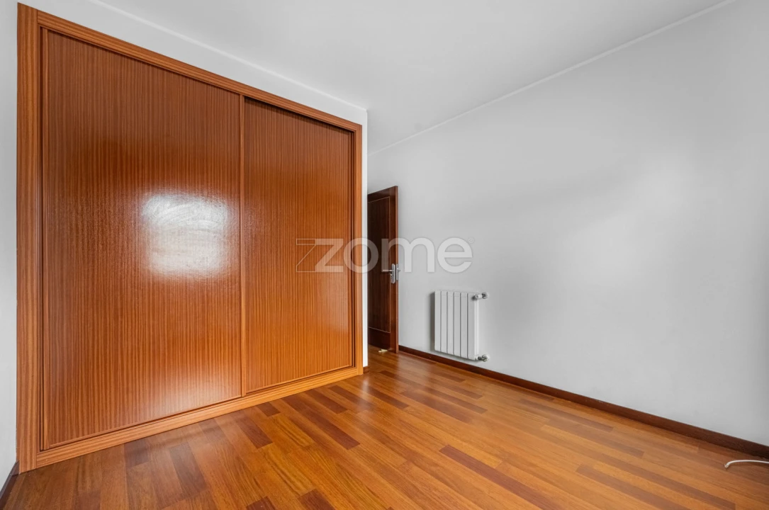 Apartamento T2 para Arrendamento em Cidade da Maia Foto 16