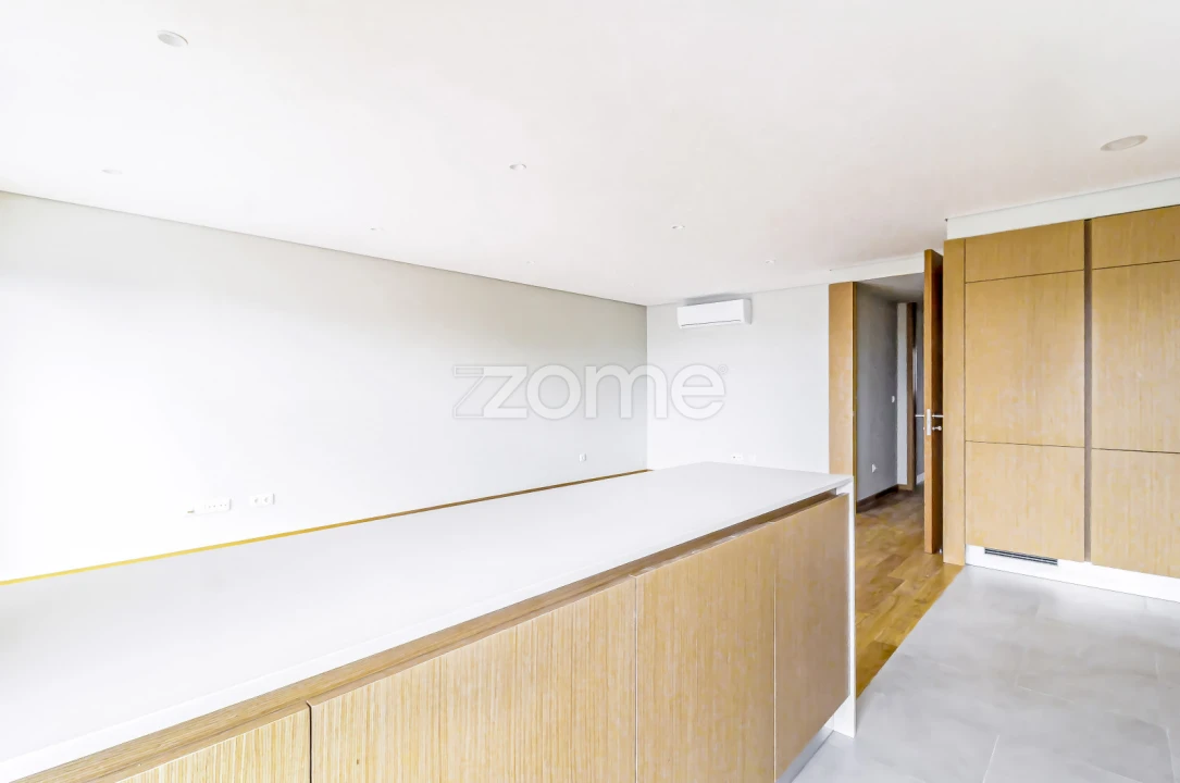 Apartamento T3 para Arrendamento em Paranhos Foto 6