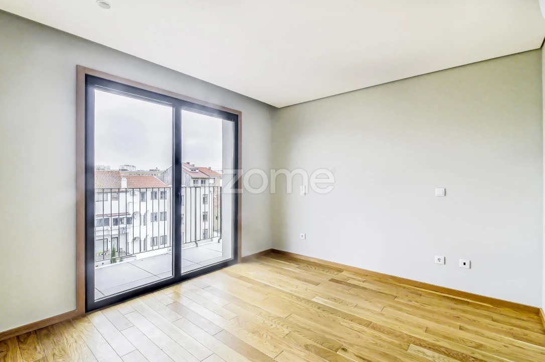 Apartamento T3 para Arrendamento em Paranhos Foto 19