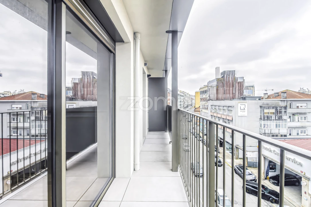 Apartamento T3 para Arrendamento em Paranhos Foto 14