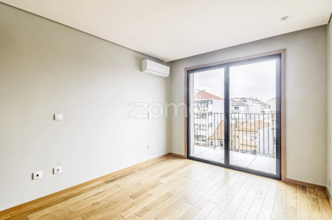 Apartamento T3 para Arrendamento em Paranhos Foto 13