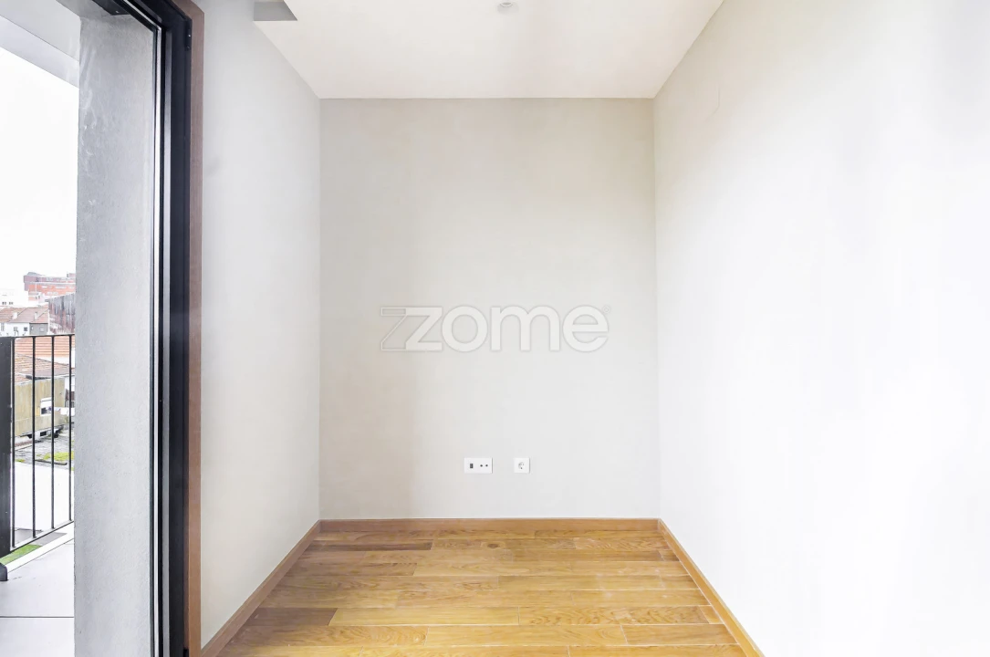 Apartamento T3 para Arrendamento em Paranhos Foto 15