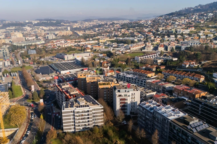 Apartamento T3 para Venda em Nogueira, Fraião e Lamaçães Foto 30