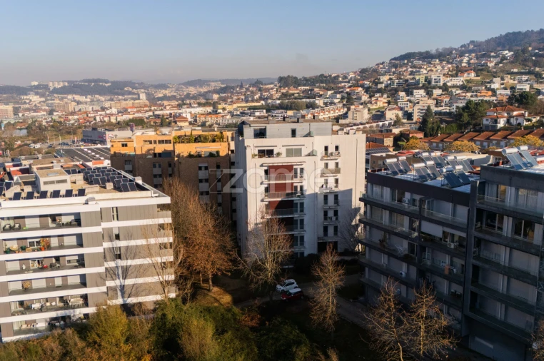 Apartamento T3 para Venda em Nogueira, Fraião e Lamaçães Foto 1