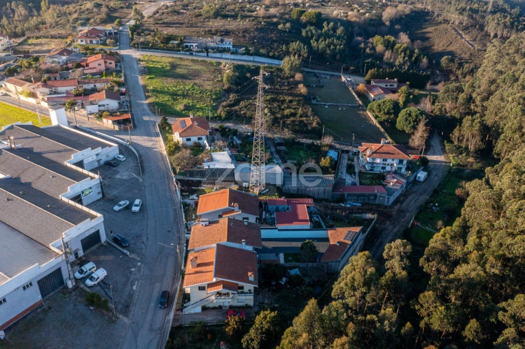 Moradia T4 para Venda em Covelas Foto 51