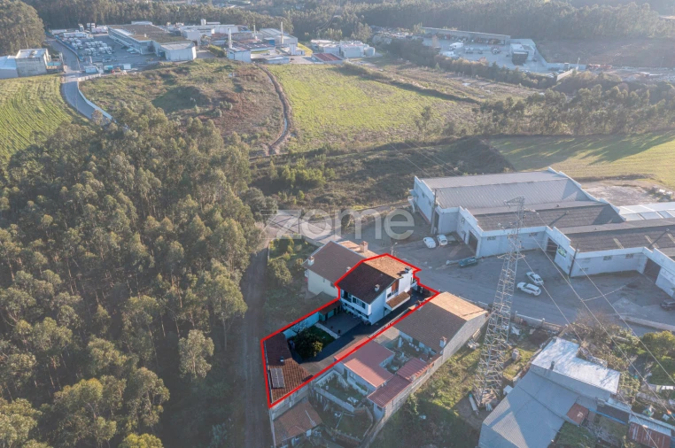 Moradia T4 para Venda em Covelas Foto 2