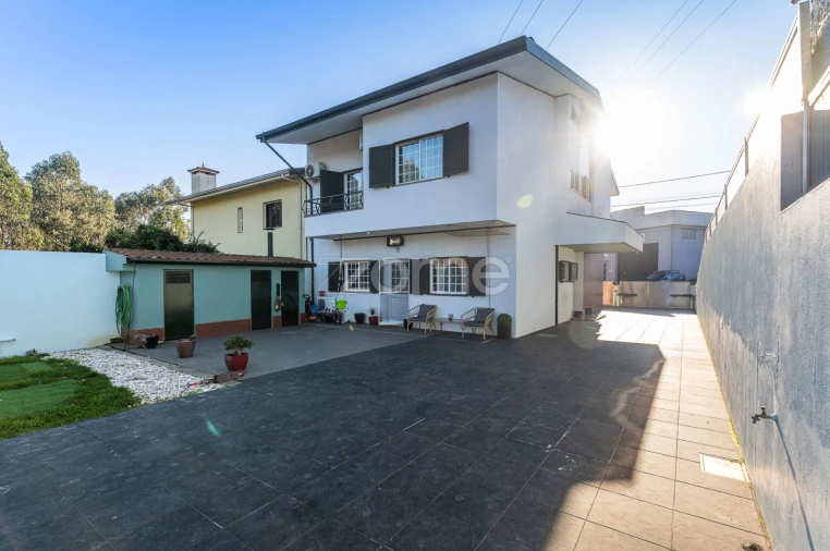 Moradia T4 para Venda em Covelas Foto 1