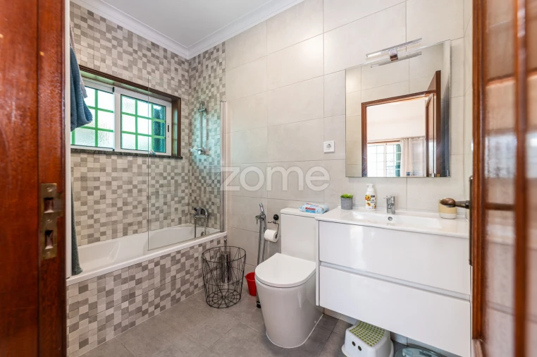 Moradia T4 para Venda em Covelas Foto 34