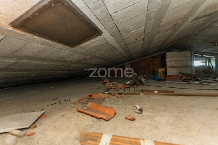 Moradia T4 para Venda em Covelas Foto 39