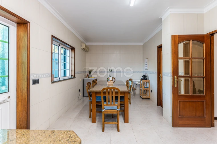 Moradia T4 para Venda em Covelas Foto 16