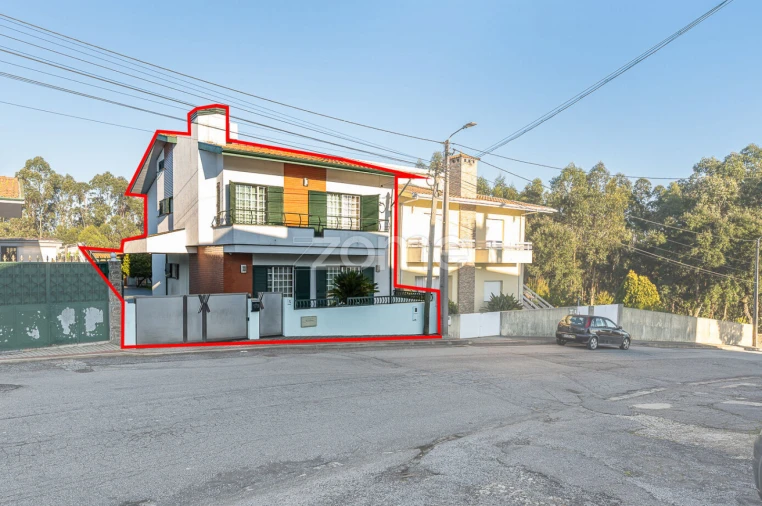 Moradia T4 para Venda em Covelas Foto 4