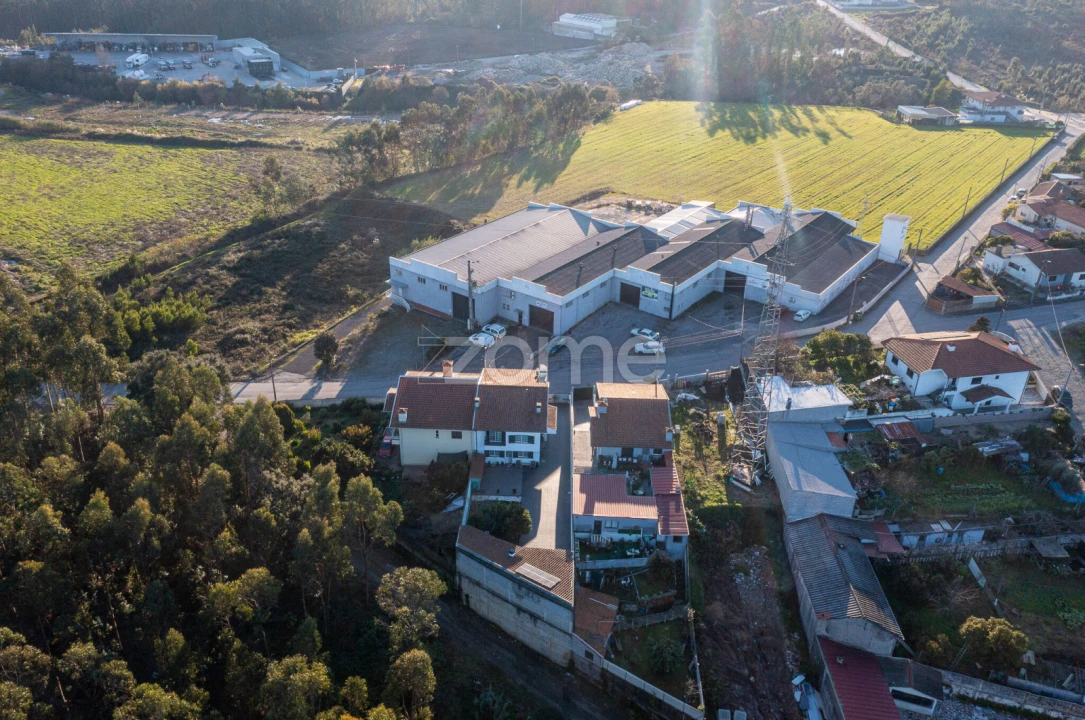 Moradia T4 para Venda em Covelas Foto 49