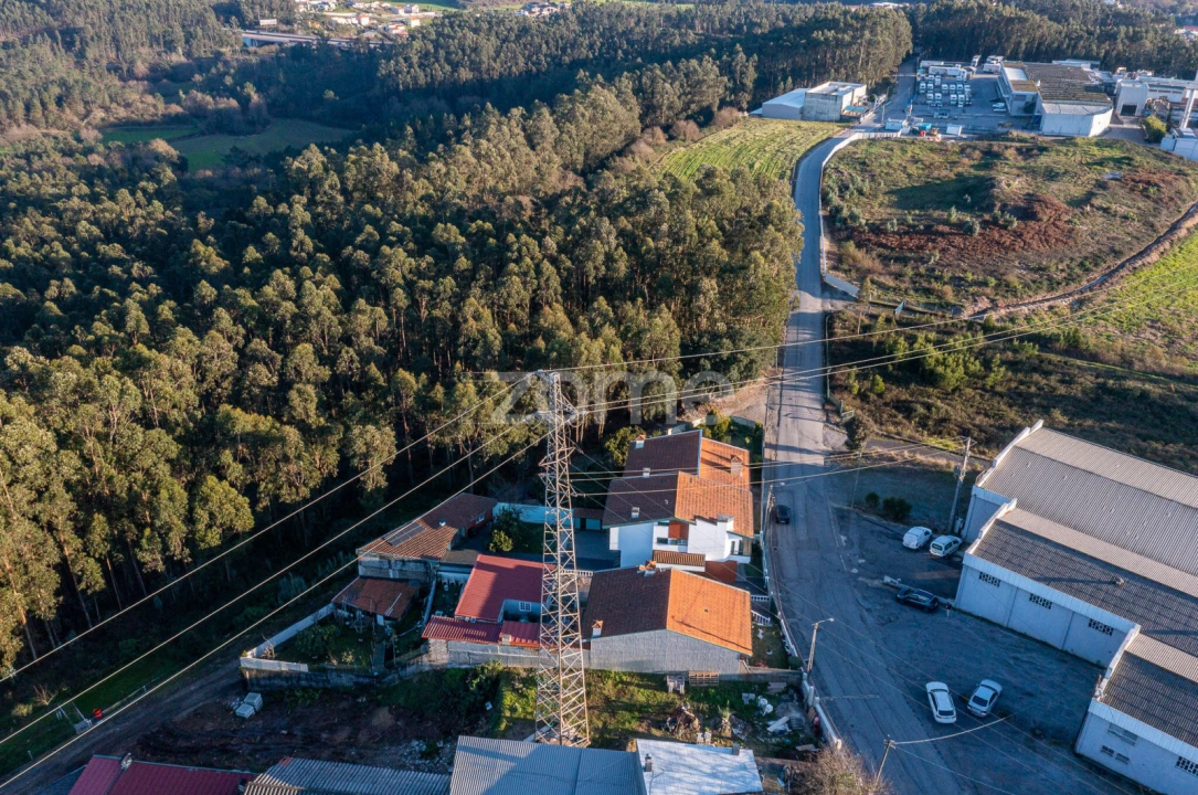 Moradia T4 para Venda em Covelas Foto 48