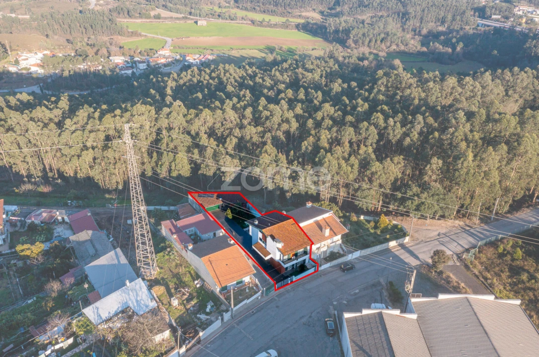 Moradia T4 para Venda em Covelas Foto 5