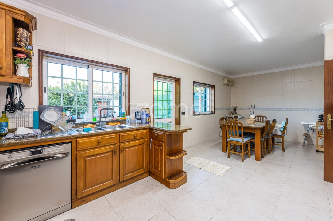 Moradia T4 para Venda em Covelas Foto 17