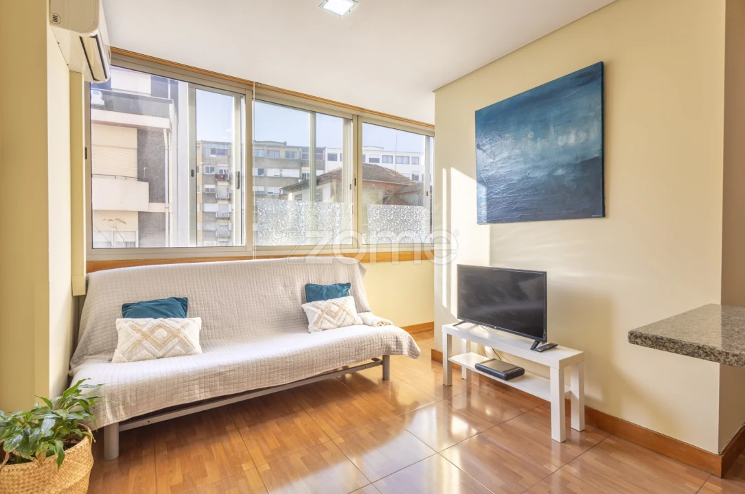 Apartamento T1 para Venda em Cedofeita, Santo Ildefonso, Sé, Miragaia, São Nicolau e Vitória Foto 12