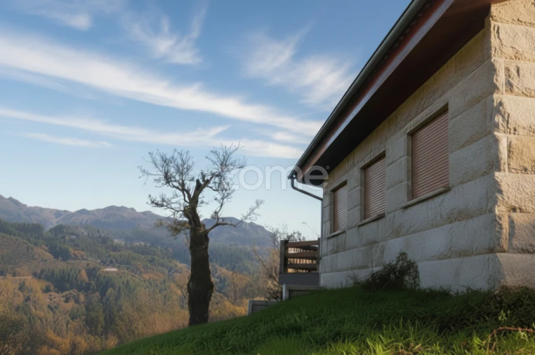 Moradia T3 para Venda em Salamonde Foto 2