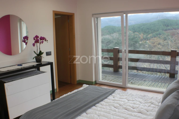 Moradia T3 para Venda em Salamonde Foto 9