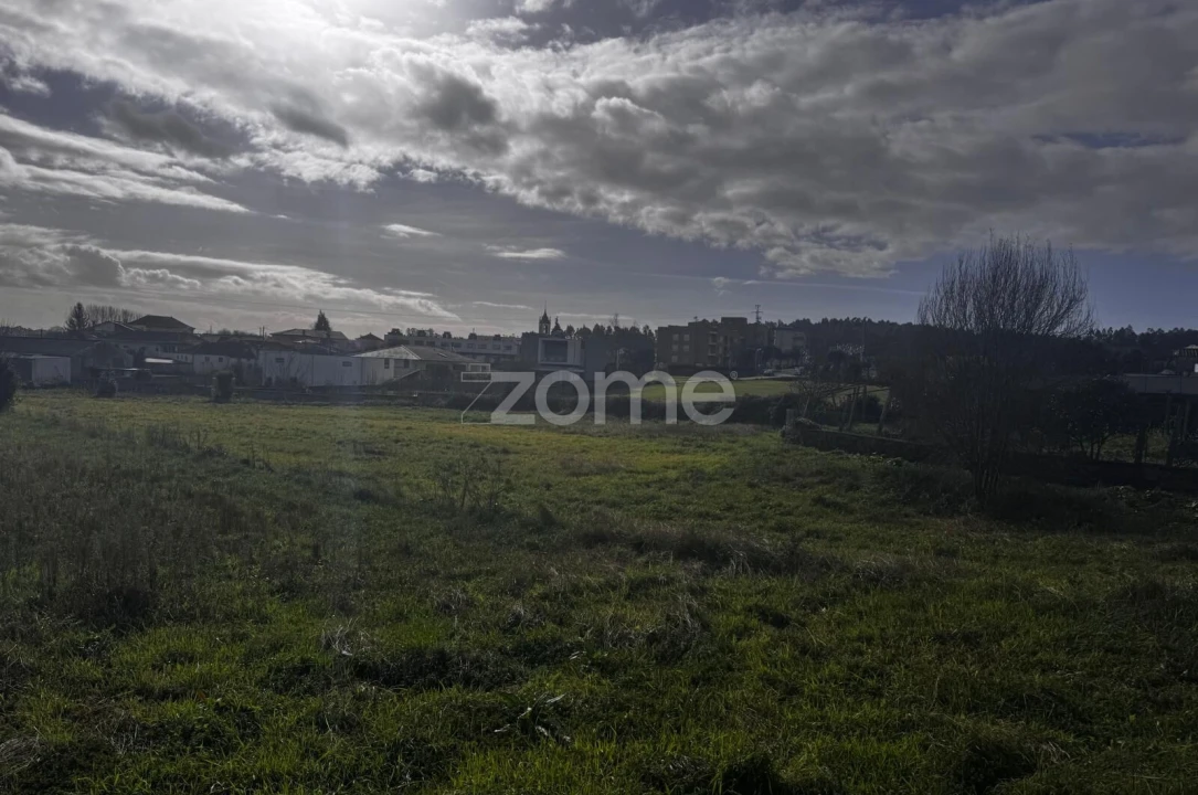 Terreno para Venda em Castêlo da Maia Foto 11
