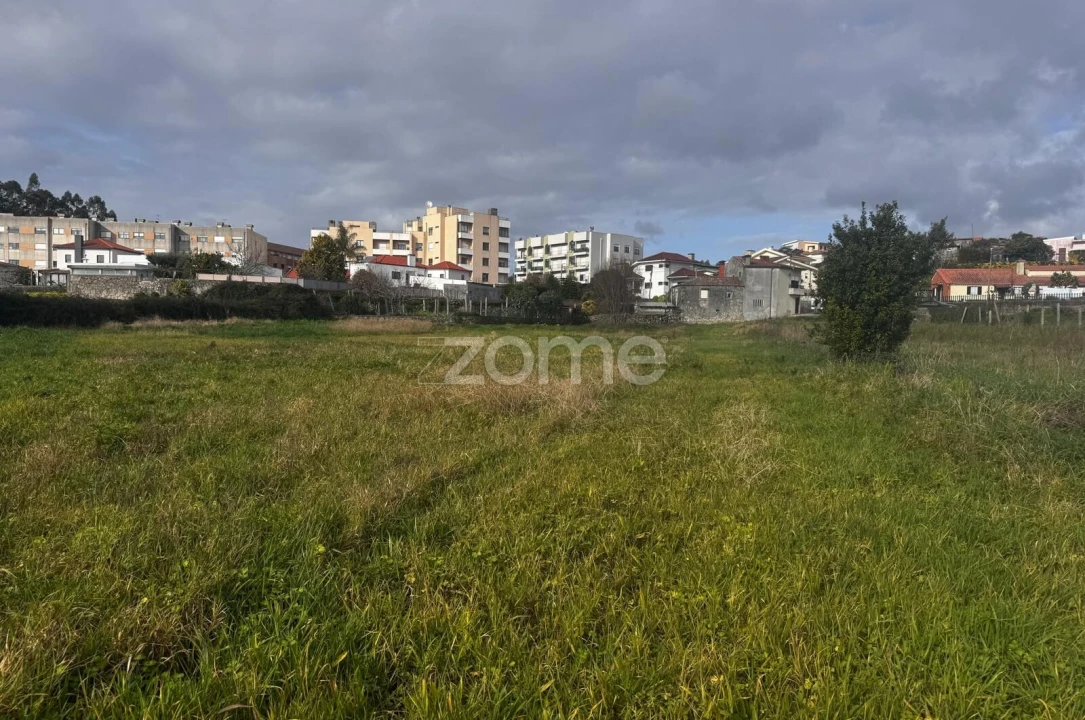 Terreno para Venda em Castêlo da Maia Foto 5