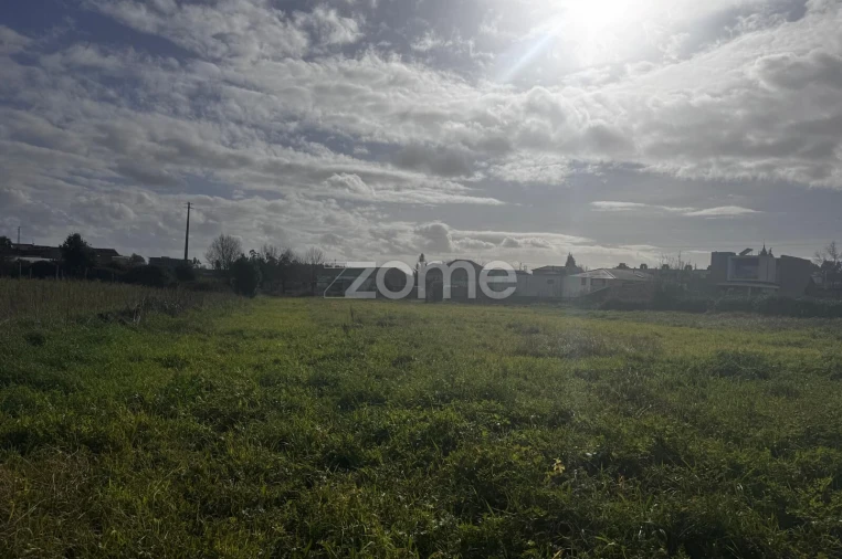 Terreno para Venda em Castêlo da Maia Foto 8