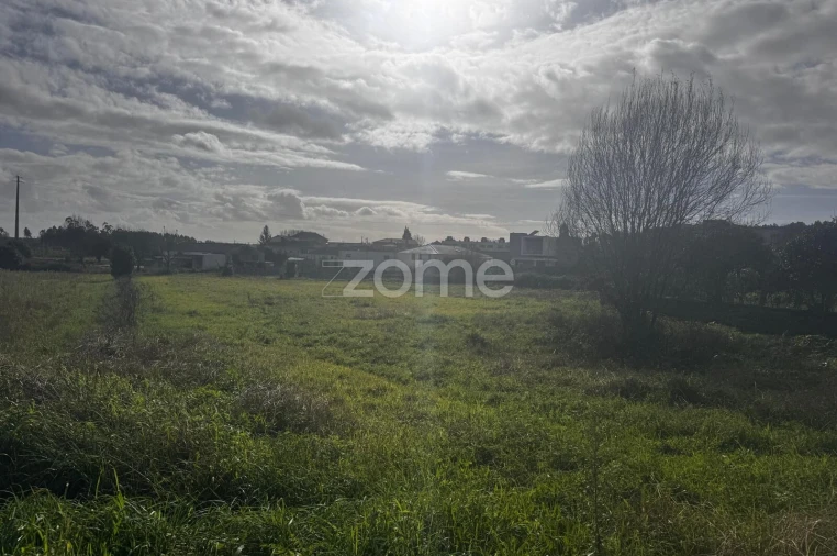 Terreno para Venda em Castêlo da Maia Foto 7