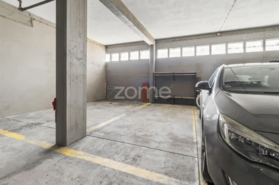 Apartamento T2 para Arrendamento em Aldoar, Foz do Douro e Nevogilde