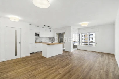 Apartamento T2 para Arrendamento em Aldoar, Foz do Douro e Nevogilde