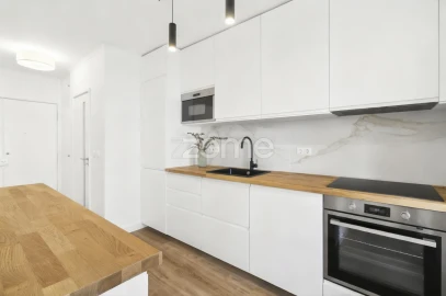 Apartamento T2 para Arrendamento em Aldoar, Foz do Douro e Nevogilde