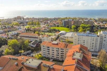 Apartamento T2 para Arrendamento em Aldoar, Foz do Douro e Nevogilde