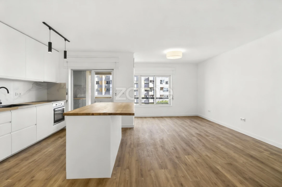 Apartamento T2 para Arrendamento em Aldoar, Foz do Douro e Nevogilde Foto 9