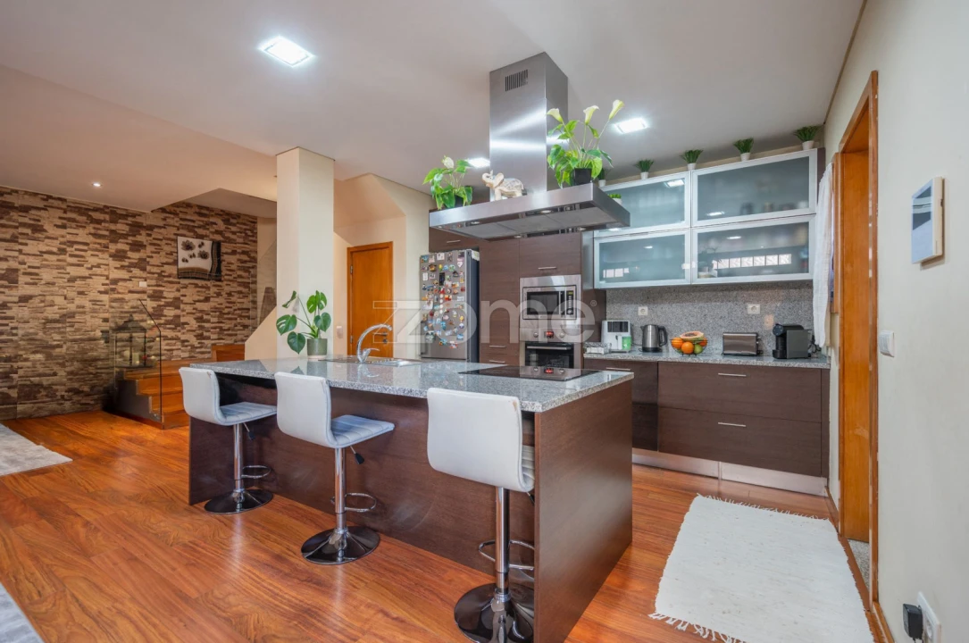 Moradia T3 para Venda em Campanhã Foto 11