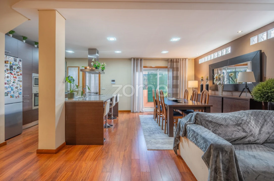 Moradia T3 para Venda em Campanhã Foto 8