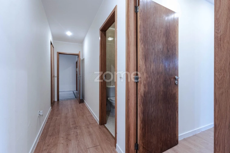 Apartamento T2 para Venda em Rebordosa Foto 18