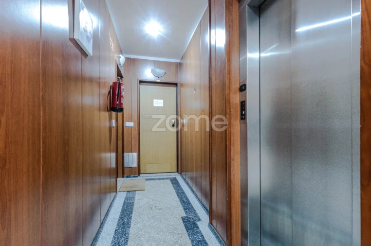 Apartamento T2 para Venda em Rebordosa Foto 6