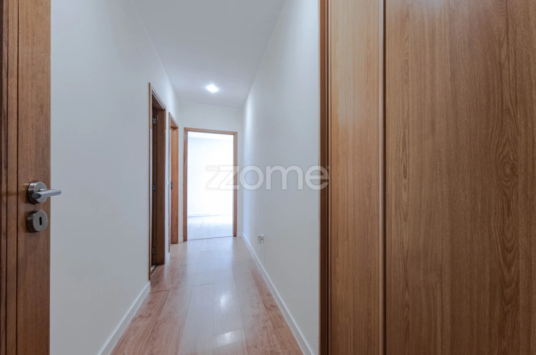 Apartamento T2 para Venda em Rebordosa Foto 12