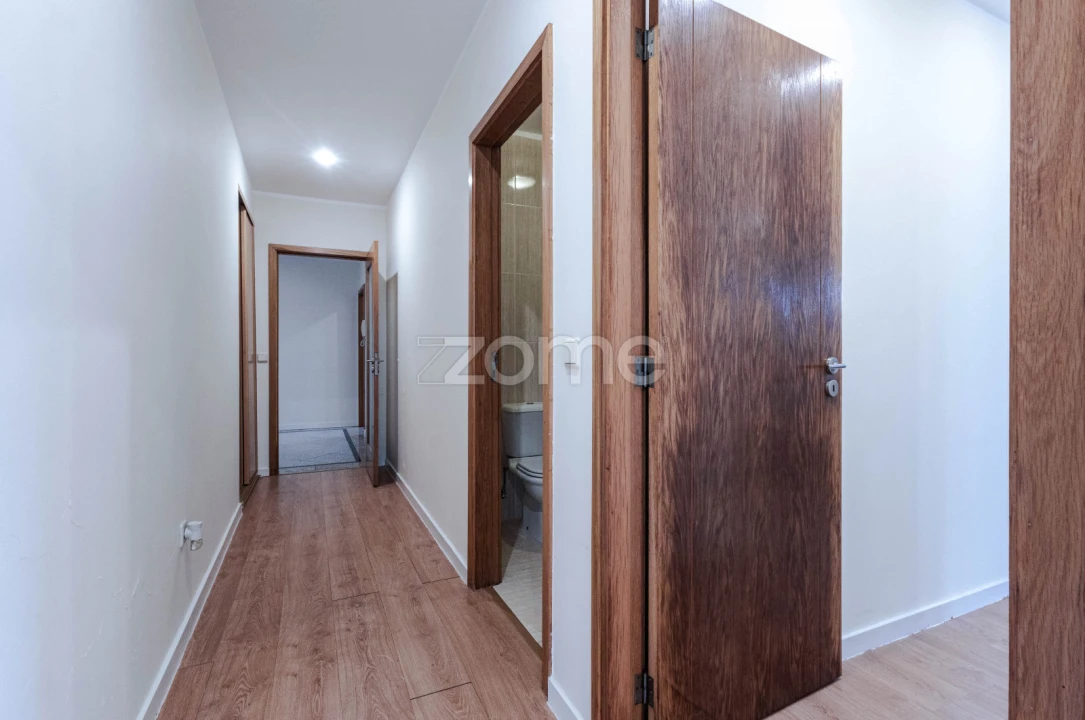 Apartamento T2 para Venda em Rebordosa Foto 18