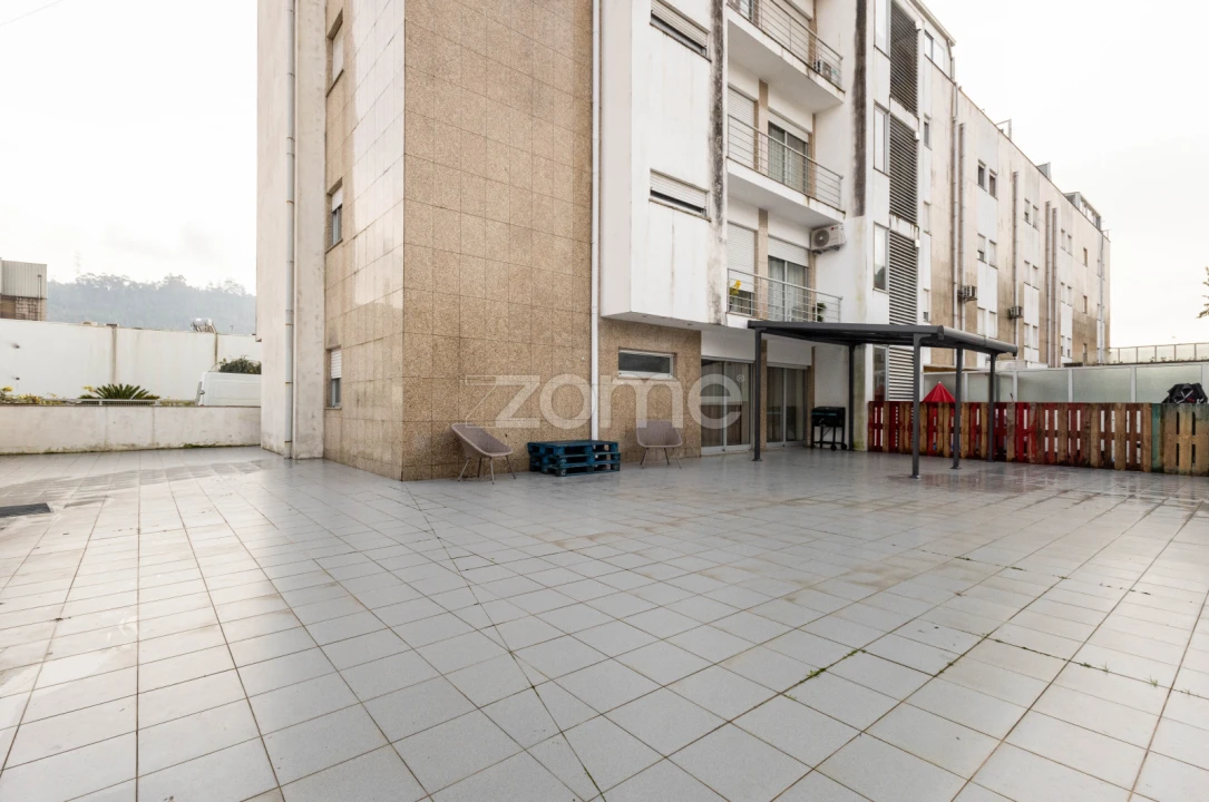 Apartamento T2 para Venda em Rebordosa Foto 19