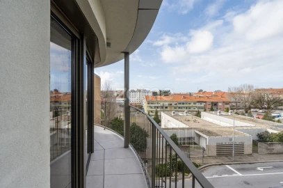 Apartamento T2 para Arrendamento em Cedofeita, Santo Ildefonso, Sé, Miragaia, São Nicolau e Vitória