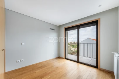 Apartamento T1 para Arrendamento em Paranhos
