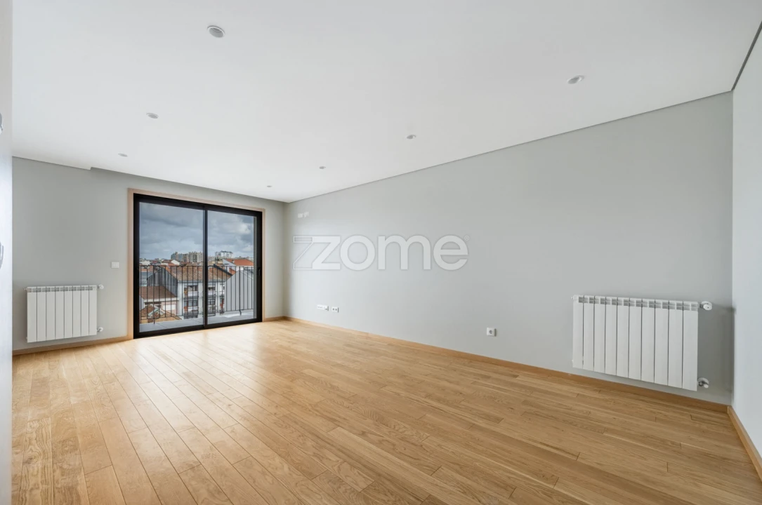 Apartamento T1 para Arrendamento em Paranhos Foto 4