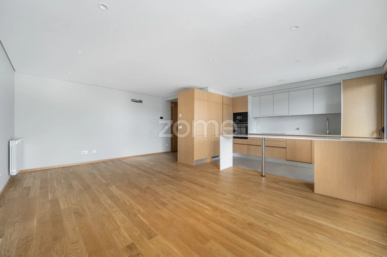 Apartamento T1 para Arrendamento em Paranhos Foto 5