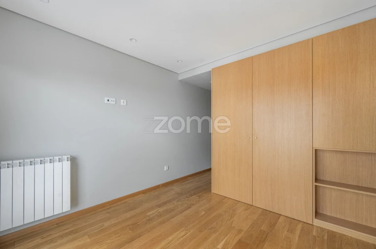 Apartamento T1 para Arrendamento em Paranhos Foto 14