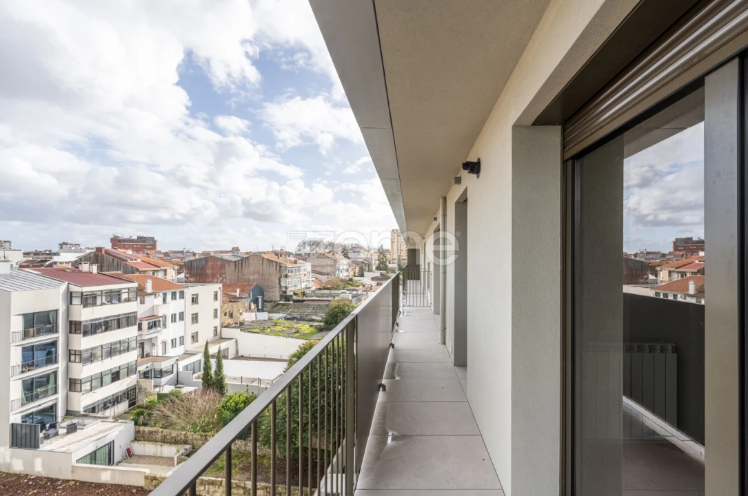 Apartamento T1 para Arrendamento em Paranhos Foto 8