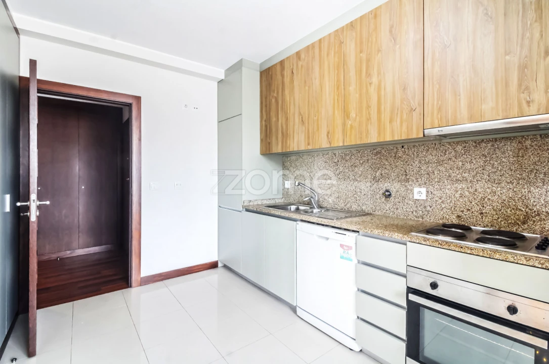 Apartamento T3 para Arrendamento em Paranhos Foto 5