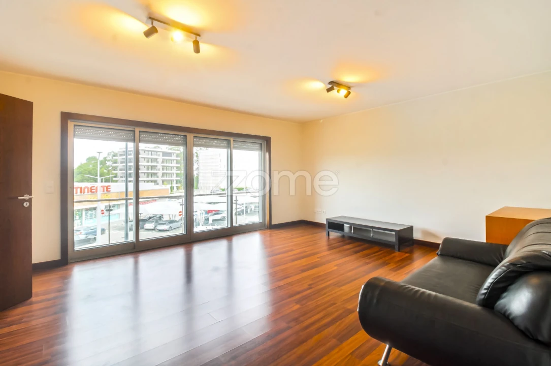 Apartamento T3 para Arrendamento em Paranhos Foto 11