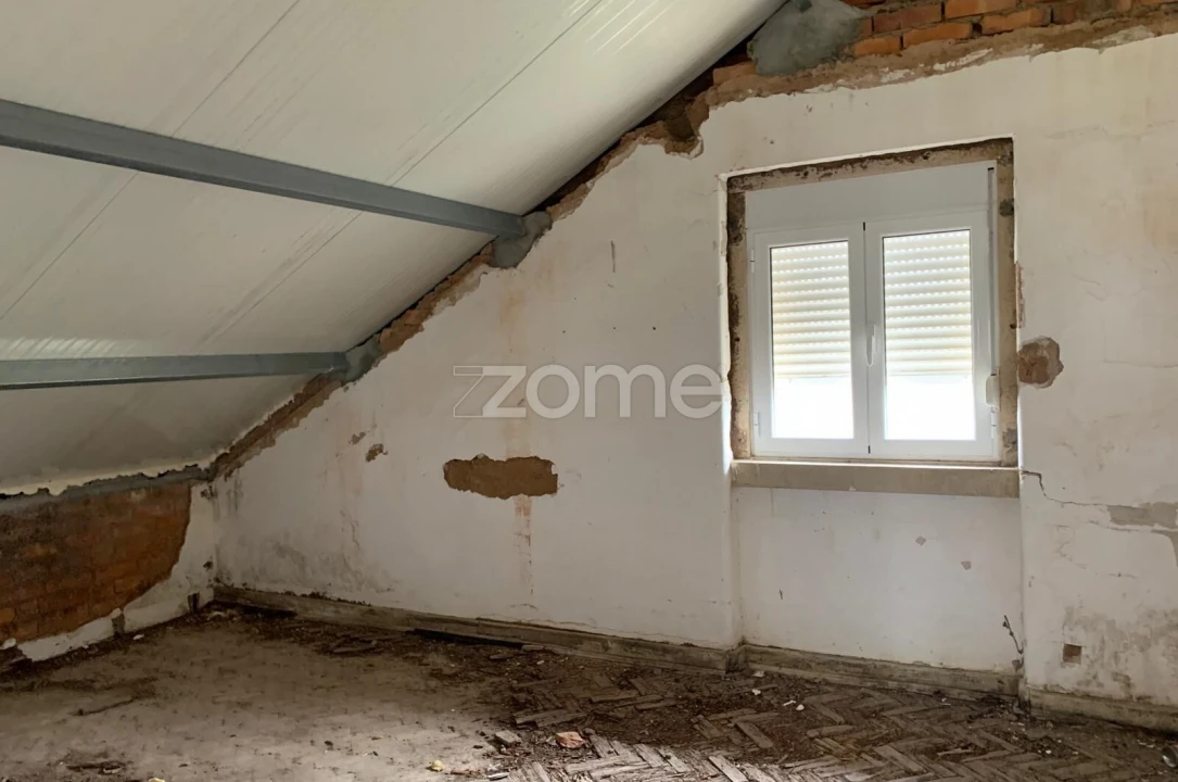 Moradia T9 para Venda em Serra e Junceira Foto 30