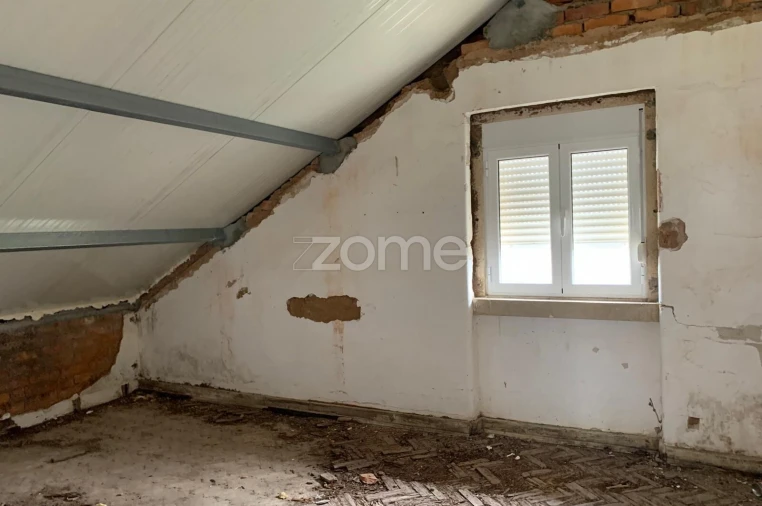 Moradia T9 para Venda em Serra e Junceira Foto 30