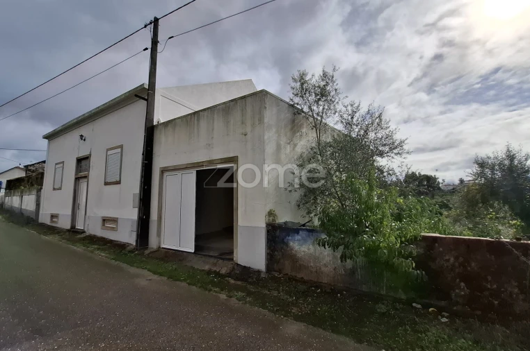 Moradia T9 para Venda em Serra e Junceira Foto 13